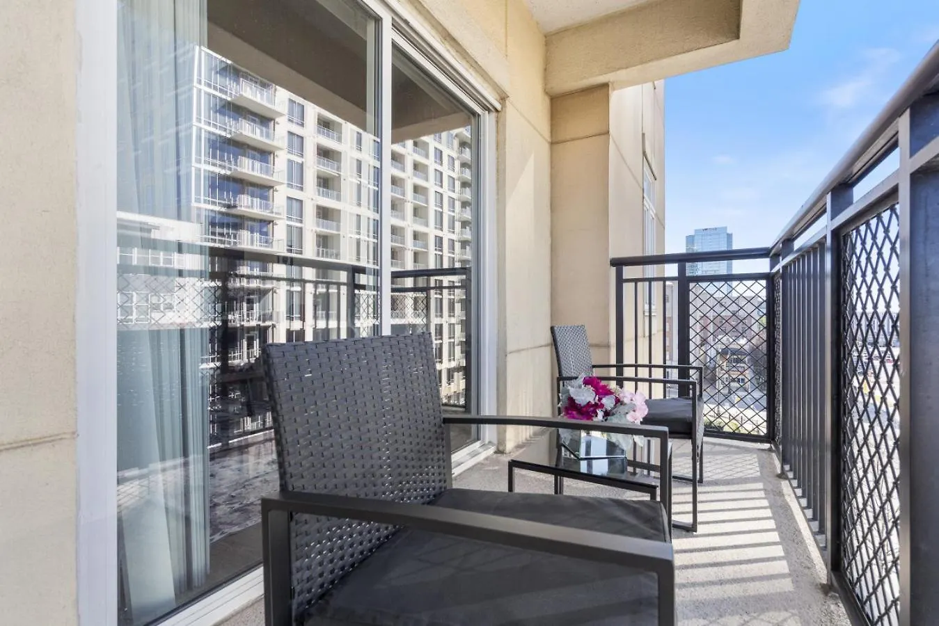 公寓 夏洛特Bright Uptown Bliss - Free Parking, Walkable, Views公寓