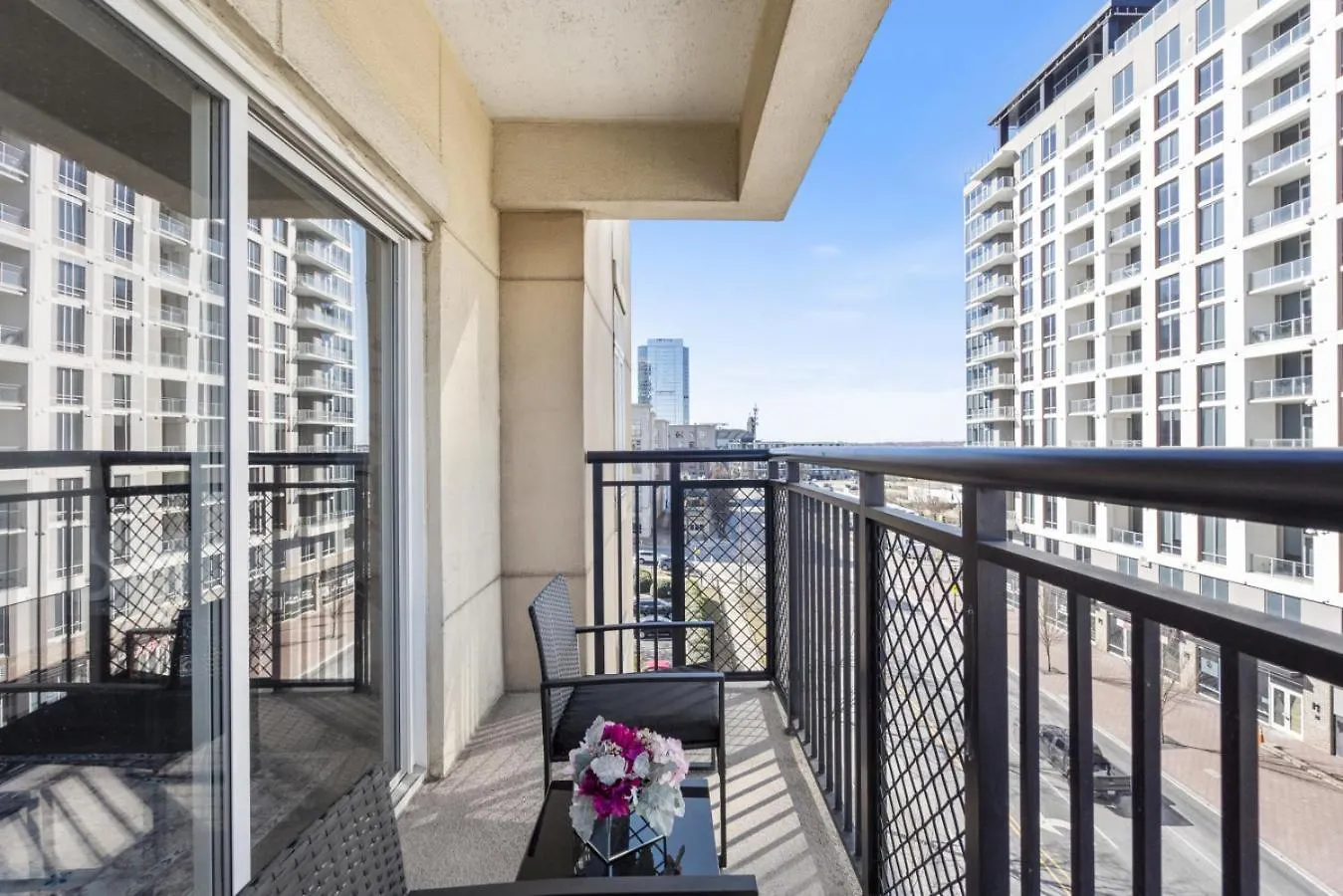 夏洛特Bright Uptown Bliss - Free Parking, Walkable, Views公寓 公寓