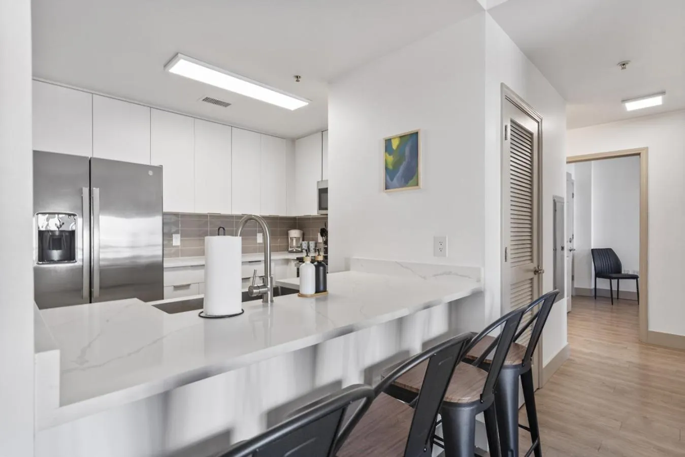 夏洛特Bright Uptown Bliss - Free Parking, Walkable, Views公寓 美国